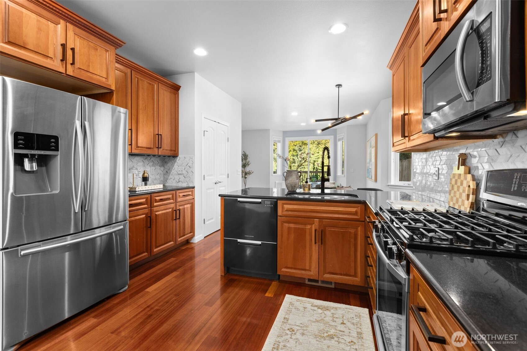 1756 Monroe Avenue Northeast Renton, WA 98056 - Photo 11 of 36