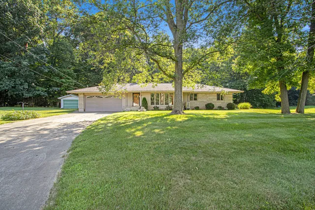 $320,000 | 301 Woodland Drive, Buchanan, MI 49107