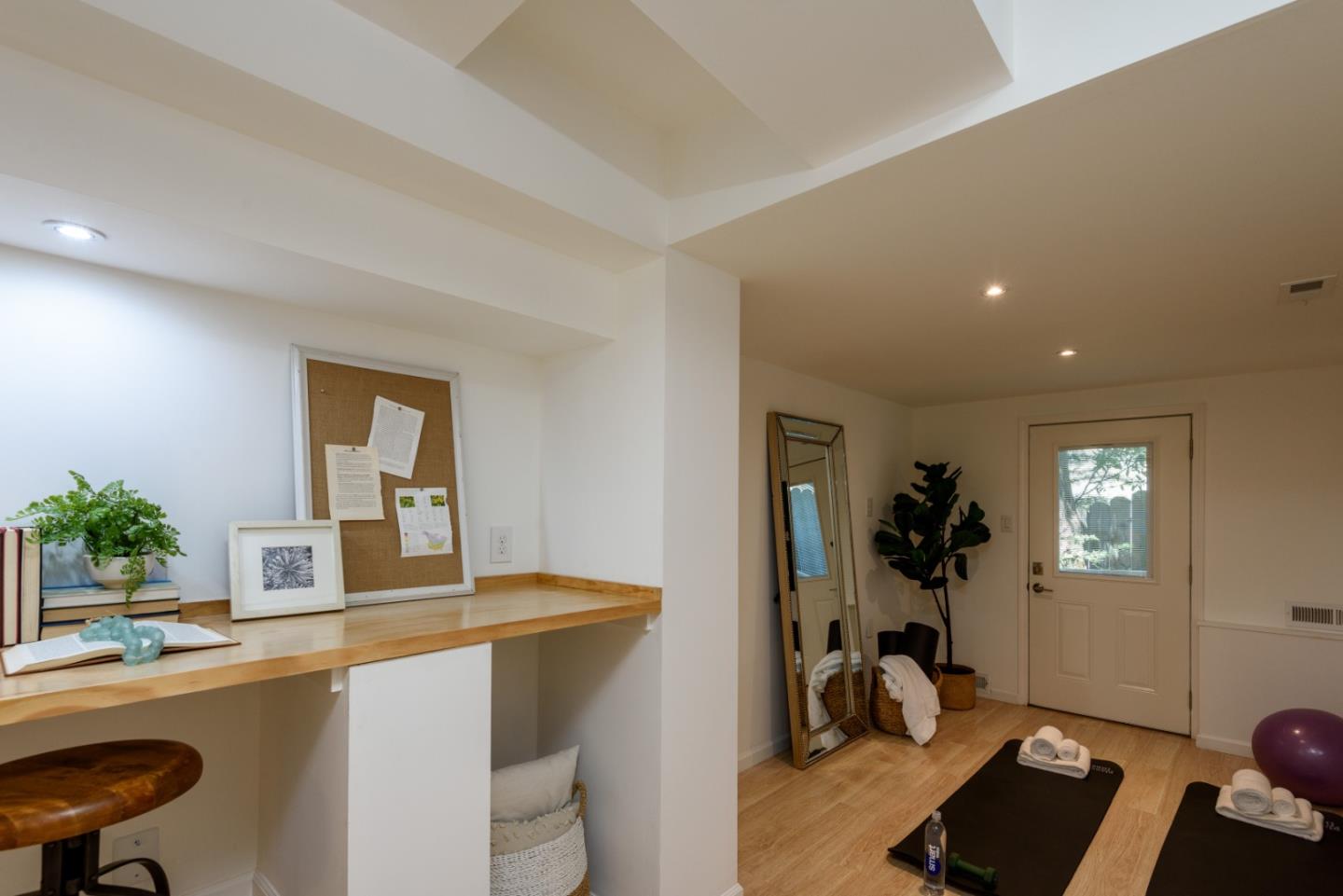 1990 Los Altos Drive San Mateo, CA 94402 - Photo 25 of 34