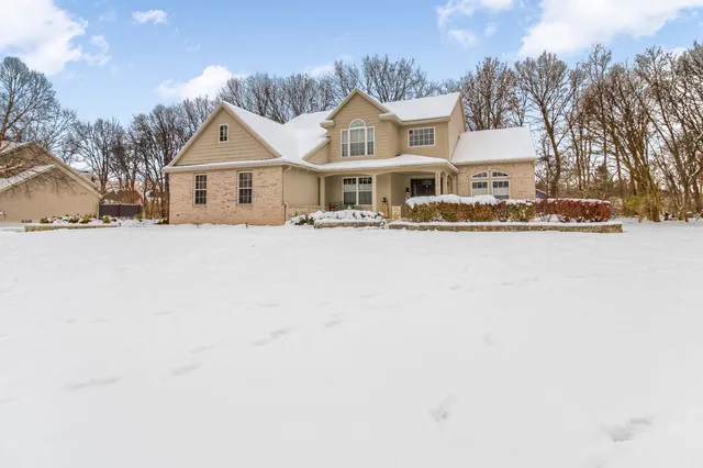 $539,900 | 2384 Hay Creek Drive, Pinckney, MI 48169