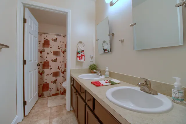 $539,900 | 2384 Hay Creek Drive, Pinckney, MI 48169