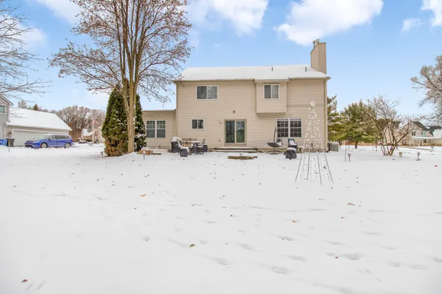 $539,900 | 2384 Hay Creek Drive, Pinckney, MI 48169