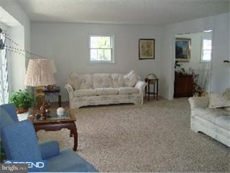 148 Coopers Kill Road Delran, NJ 08075 - Photo 6 of 12 Living Room