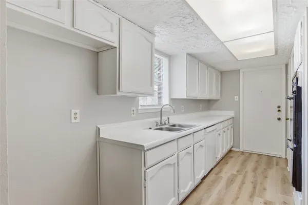 $1,500 | 6015 Knotty Post Lane, Spring, TX 77373