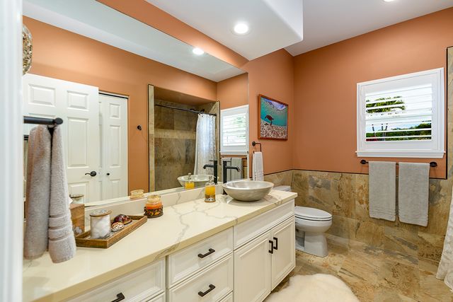 $1,900,000 | 75-5614-l Hienaloli Road, Kailua-Kona, HI 96740