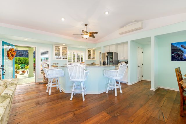 $1,900,000 | 75-5614-l Hienaloli Road, Kailua-Kona, HI 96740