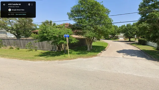 $165,000 | 717 Quintana Roo Place, Seabrook, TX 77586