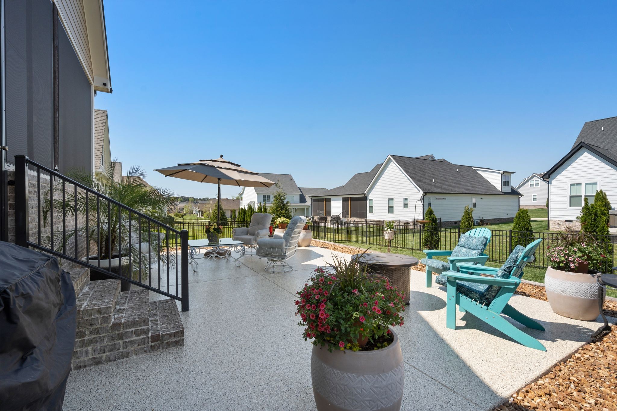 49 Why Worry Lane Winchester, TN 37398 - Photo 52 of 67 a view of a patio with couches and potted plants
