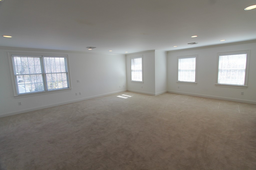 29 Coachman Ridge Road Shrewsbury, MA 01545 - Photo 11 of 23 Gallery Image 11