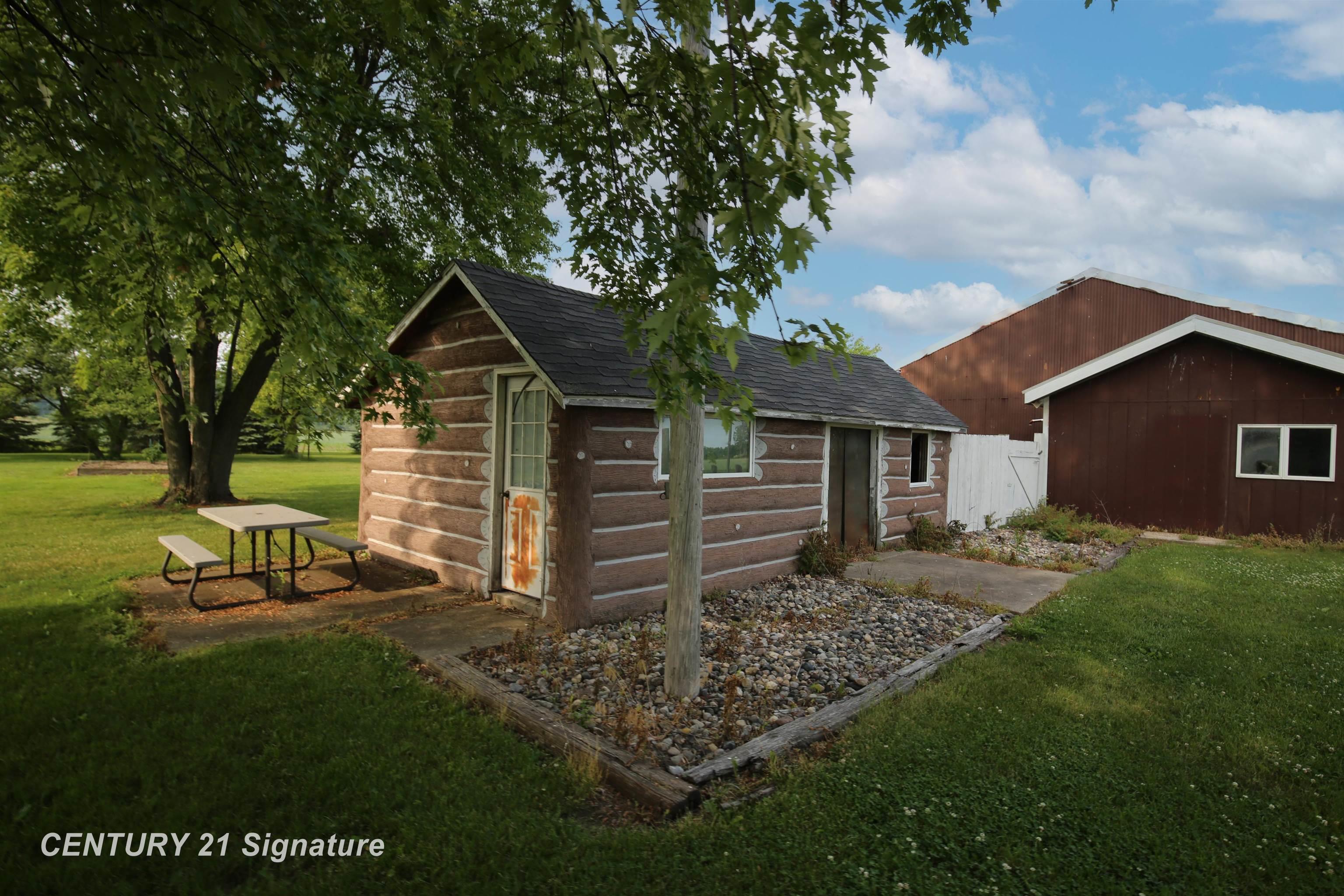 5910 North Shore Road Pinconning, MI 48650 - Photo 41 of 53
