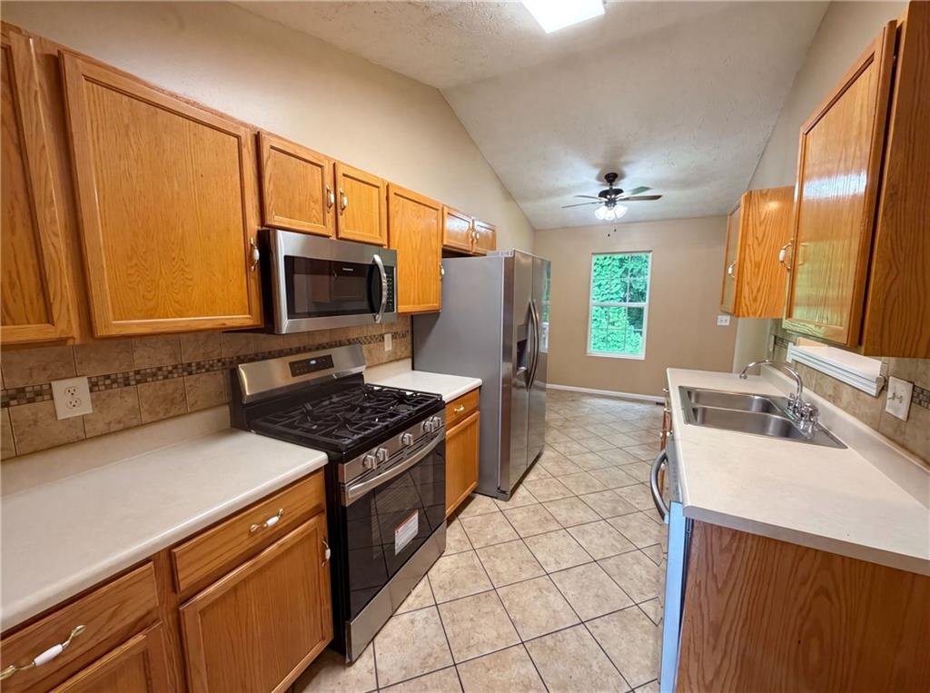 2195 Clayton Ridge Lithonia, GA 30058 - Photo 6 of 22