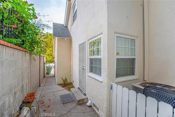 $5,550 | 2313 Hollister Terrace, Glendale, CA 91206