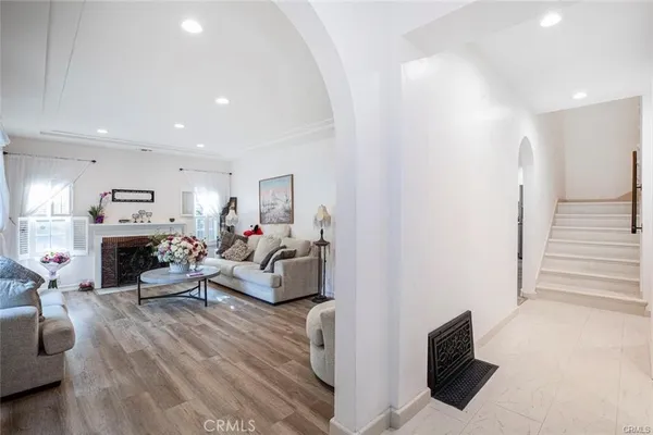 $5,550 | 2313 Hollister Terrace, Glendale, CA 91206