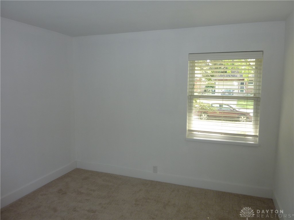 729 Brookfield Road Kettering, OH 45429 - Photo 13 of 30 Third bedroom