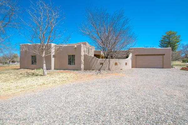 $724,000 | 10425 East Willow Drive, Cornville, AZ 86325