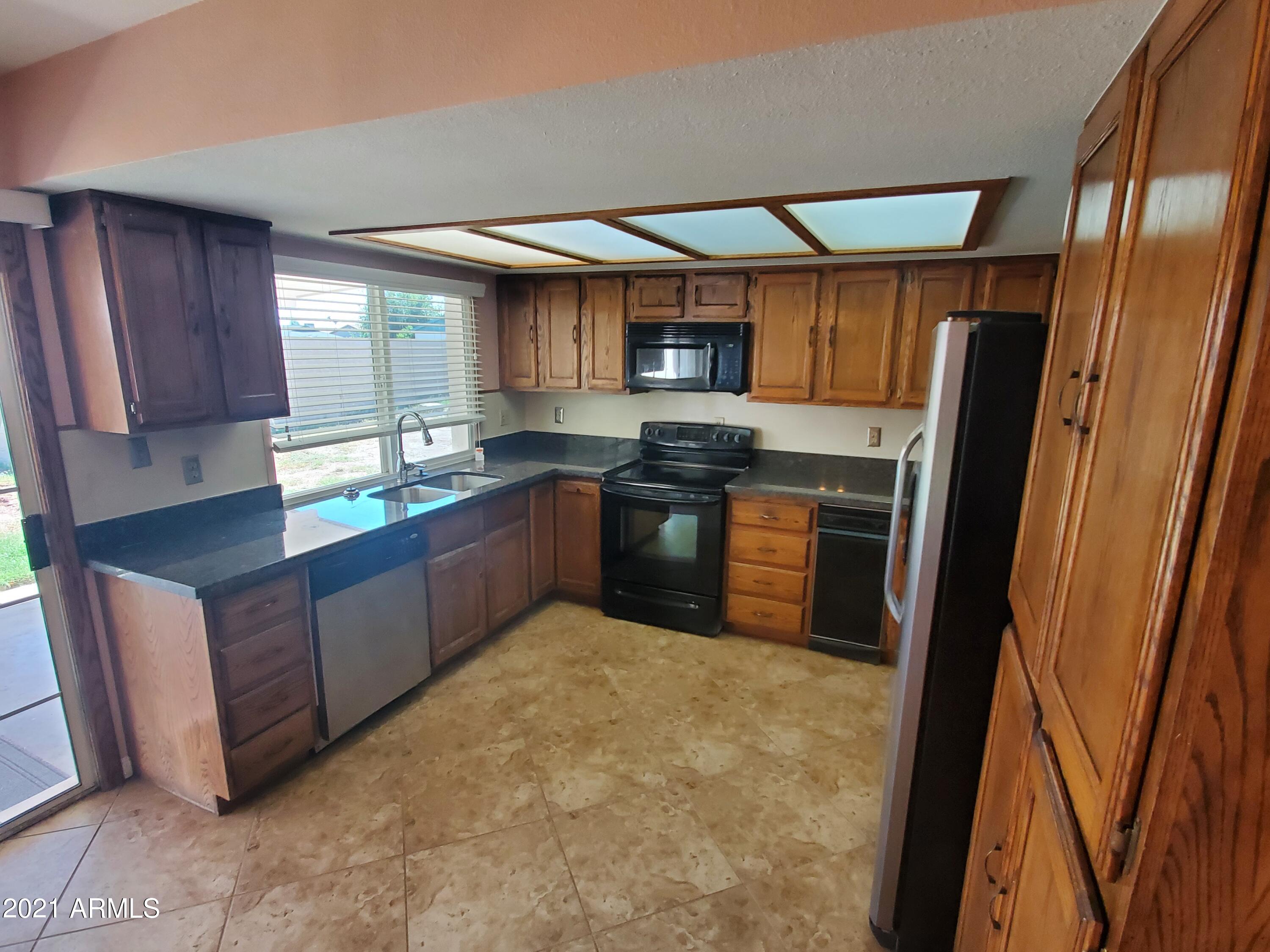 3757 West Redfield Road Phoenix, AZ 85053 - Photo 9 of 25 20211013_135553