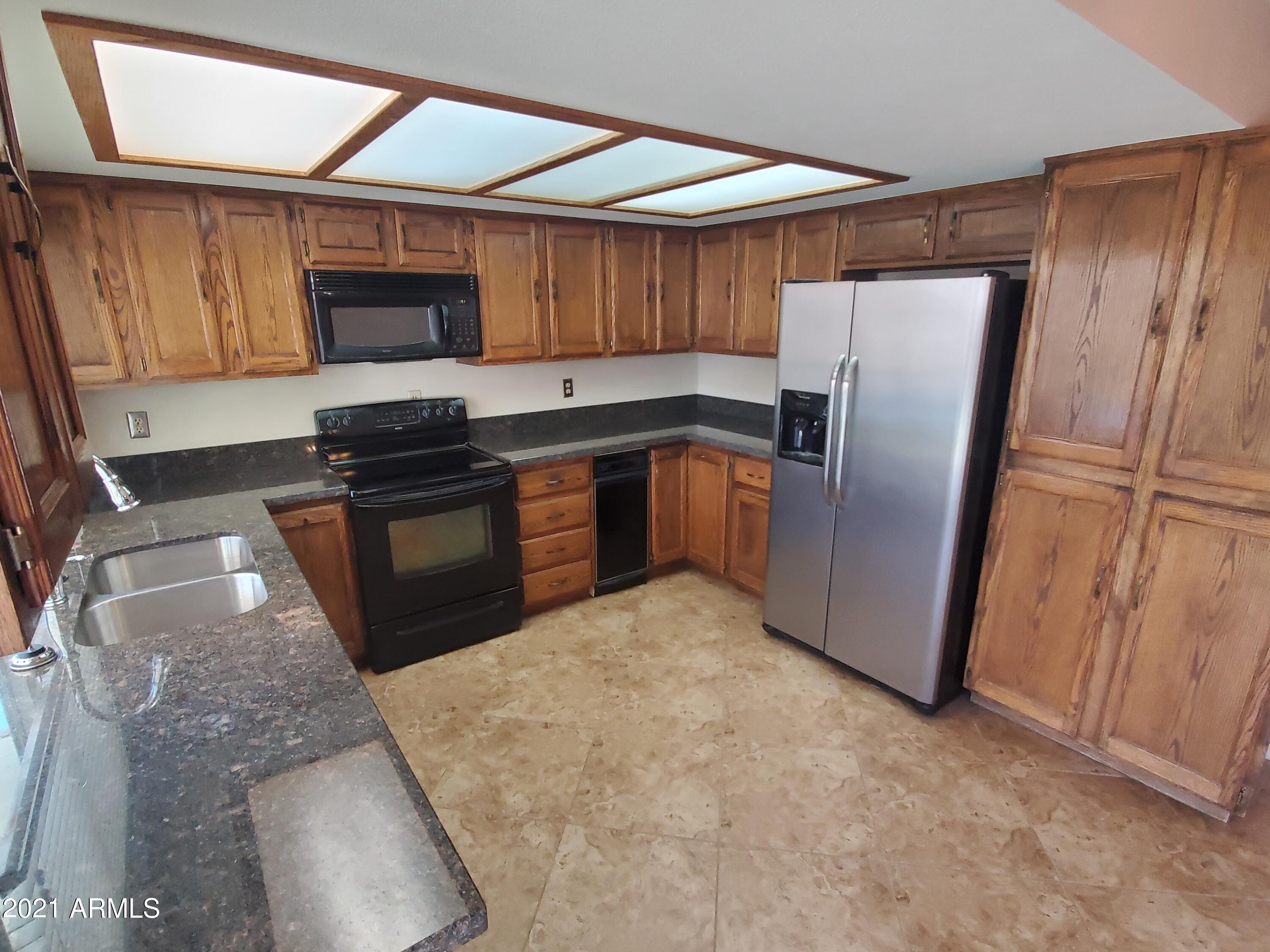 3757 West Redfield Road Phoenix, AZ 85053 - Photo 10 of 25 20211013_135600