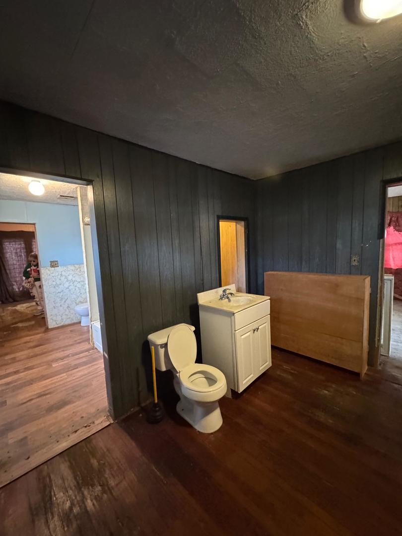 516 North Howard Street Robinson, IL 62454 - Photo 12 of 13 a living room with furniture and a wooden floor