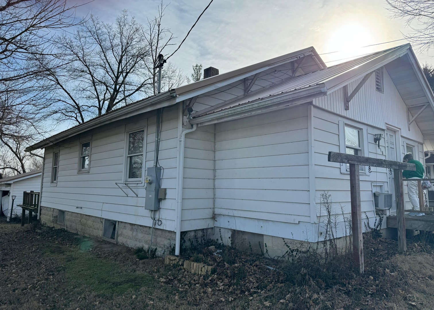 516 North Howard Street Robinson, IL 62454 - Photo 4 of 13 a view of a house with a yard