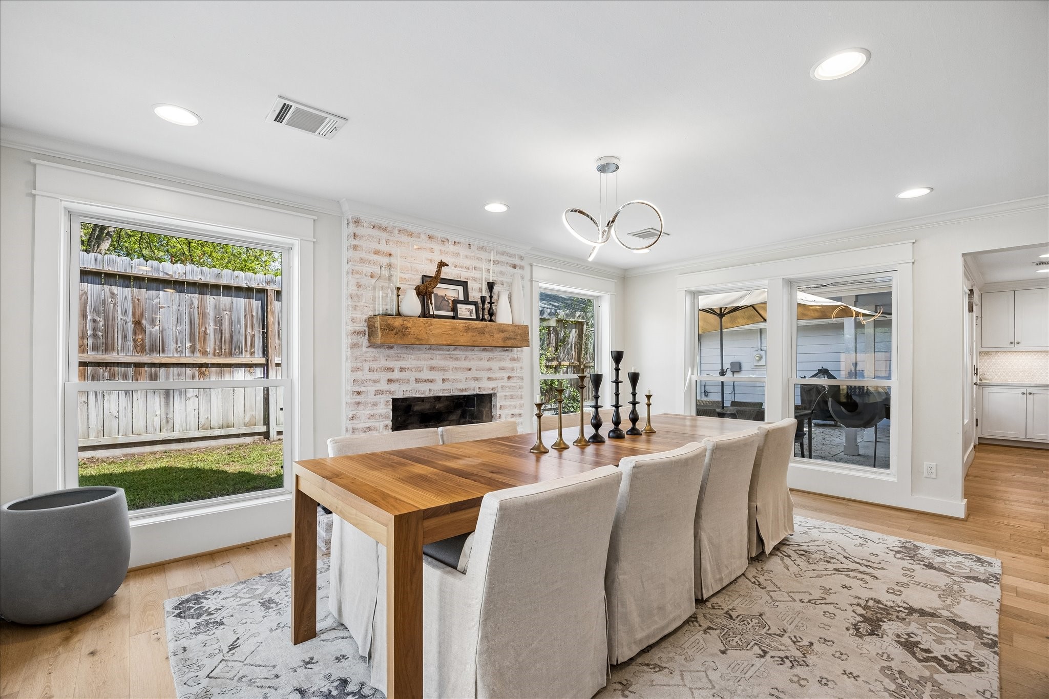 559 Rancho Bauer Drive Houston, TX 77079 - Photo 8 of 34 Gallery Image 8