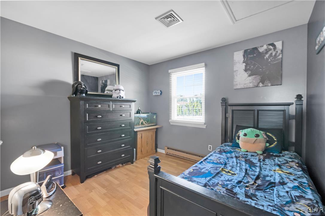 3248 Garrett Road Bethlehem, PA 18017 - Photo 13 of 40 a living room with furniture and a window