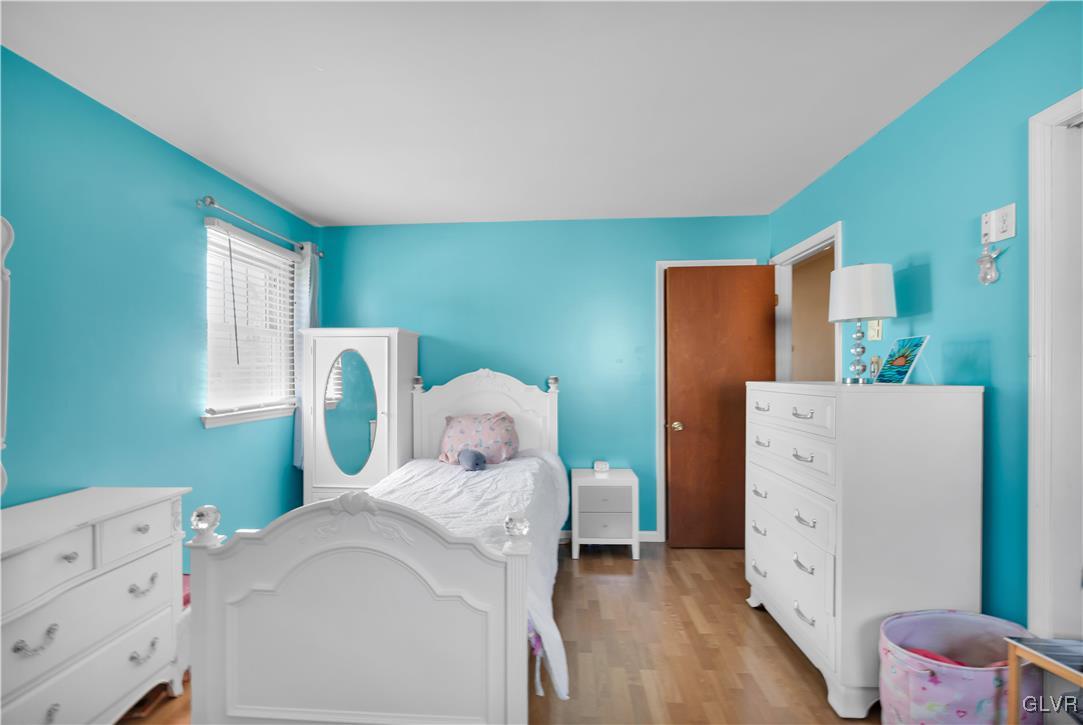 3248 Garrett Road Bethlehem, PA 18017 - Photo 15 of 40 a bedroom with a bed and a dresser