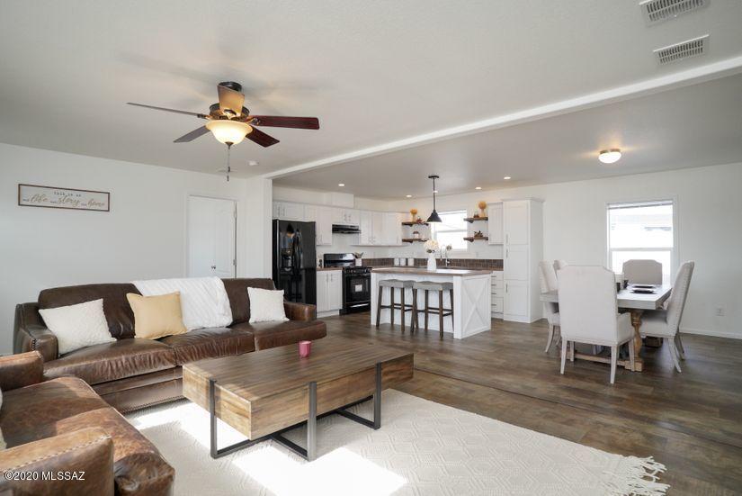 13285 South Hunting Dog Road Vail, AZ 85641 - Photo 1 of 6 Gallery Image 1