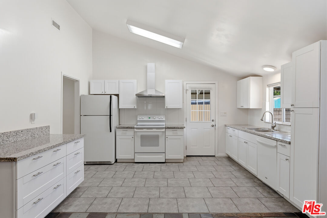 25056 Wiley Canyon Road Newhall, CA 91321 - Photo 6 of 28