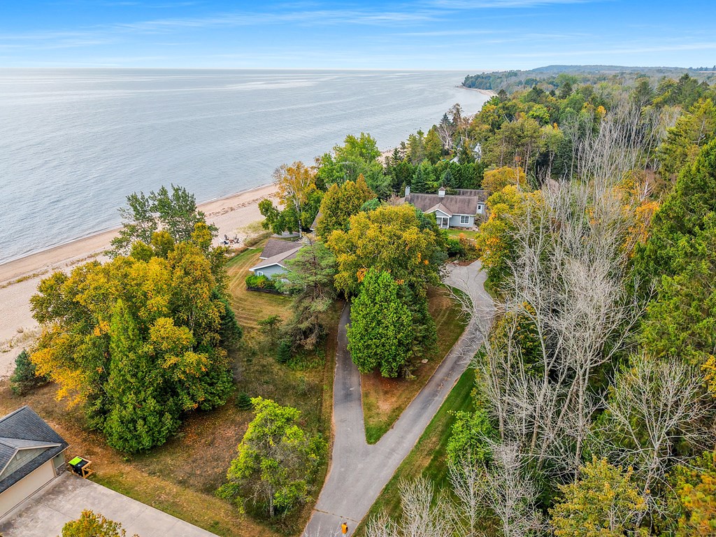 1674 Helmholz Road Sturgeon Bay, WI 54235 - Photo 4 of 56