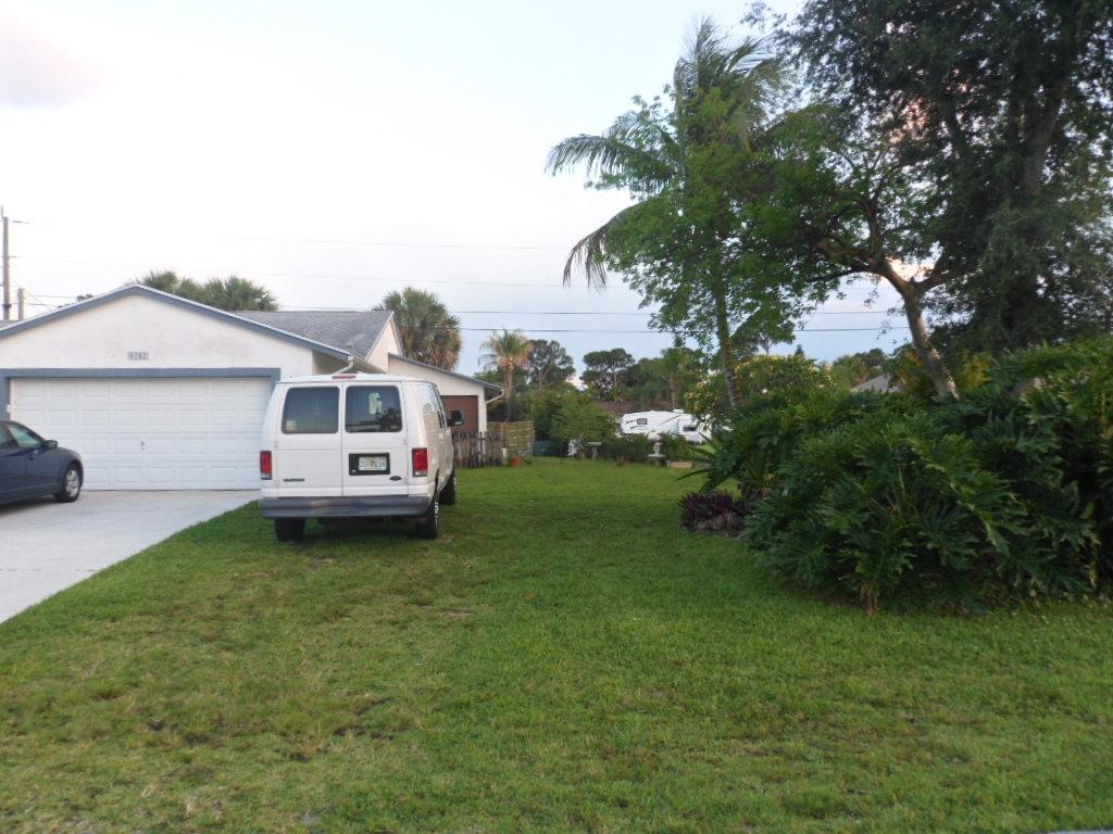 6262 Adams Street Jupiter, FL 33458 - Photo 2 of 15 021