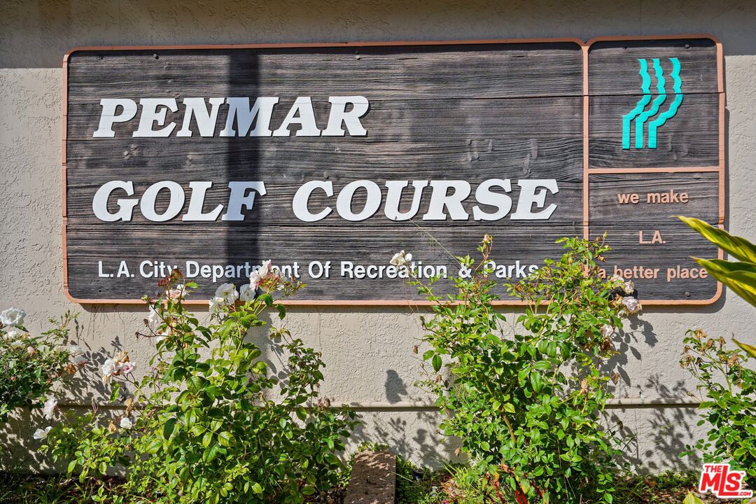 940 Rose Avenue Venice, CA 90291 - Photo 39 of 39 a view of a sign board