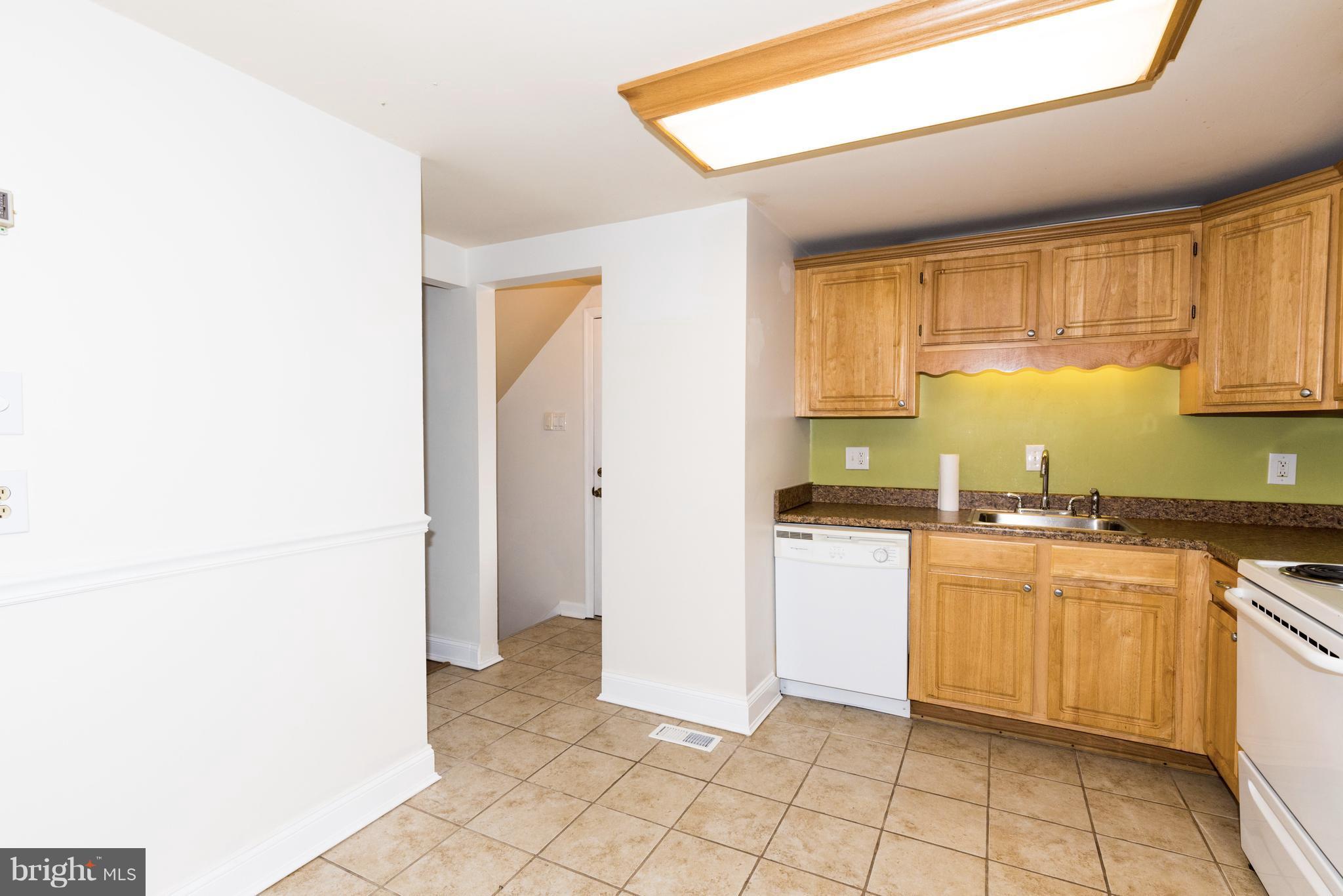 8618 Manorfield Road Baltimore, MD 21236 - Photo 11 of 30 Kitchen