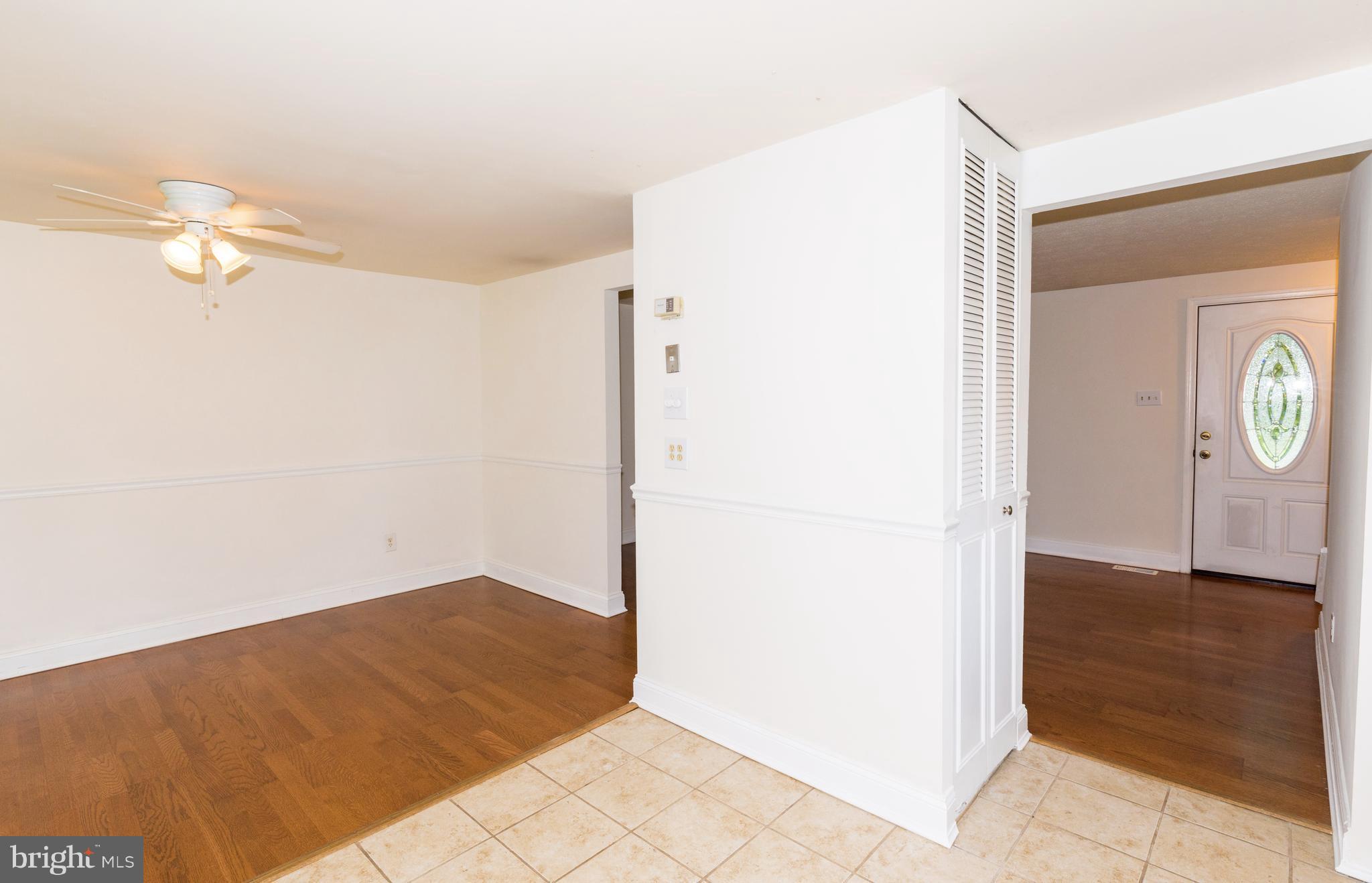 8618 Manorfield Road Baltimore, MD 21236 - Photo 4 of 30 Living Room