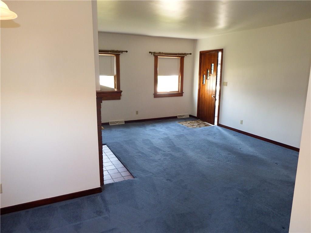 9 Herbst Road Coraopolis, PA 15108 - Photo 4 of 25 Gallery Image 4