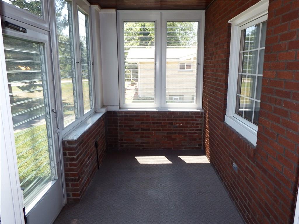 9 Herbst Road Coraopolis, PA 15108 - Photo 8 of 25 Gallery Image 8