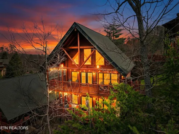 $885,000 | 1723 Summit View Way, Sevierville, TN 37862