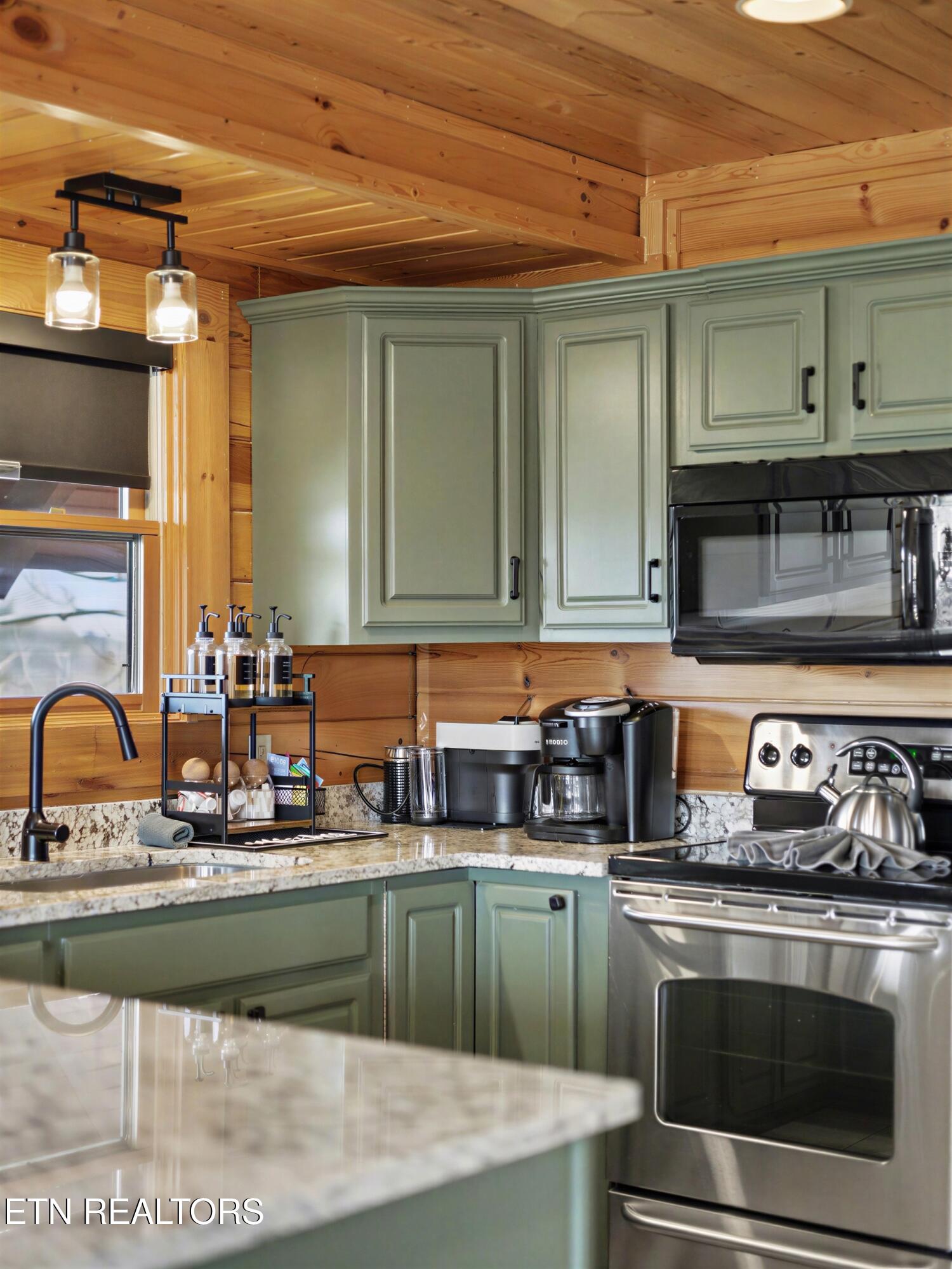 1723 Summit View Way Sevierville, TN 37862 - Photo 7 of 58 42_58