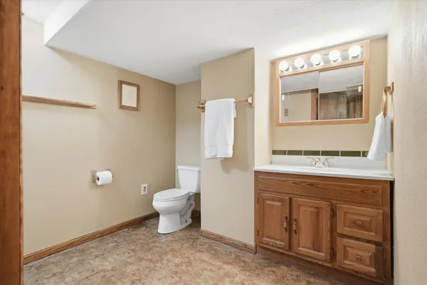 $444,900 | 1170 Saratoga Parkway, Oconomowoc, WI 53066