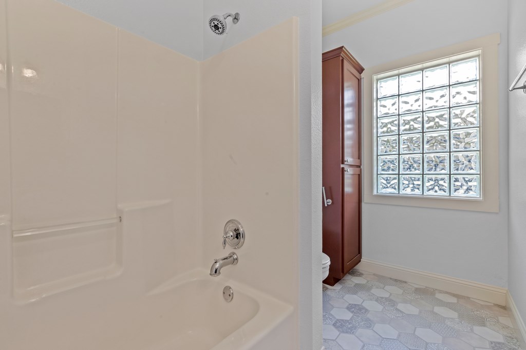 115 Riley Lane Fredericksburg, TX 78624 - Photo 15 of 20 Second bath