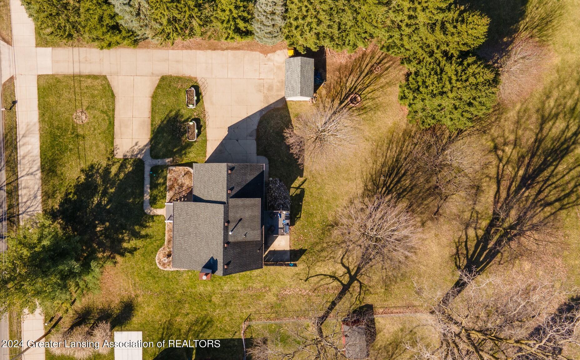 110 West Herbison Road Dewitt, MI 48820 - Photo 32 of 41 110_W_Herbison_MASON-19