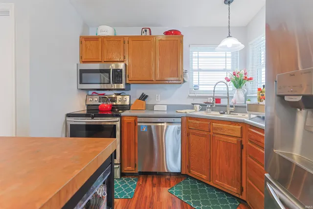 $259,900 | 813 Lovechio Drive, Mishawaka, IN 46544