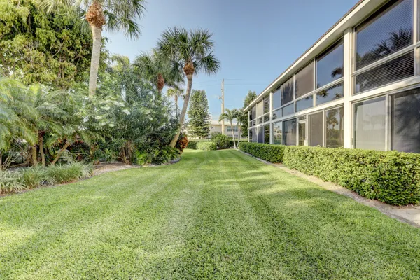$5,500 | 50 Celestial Way, Unit 8E, Juno Beach, FL 33408