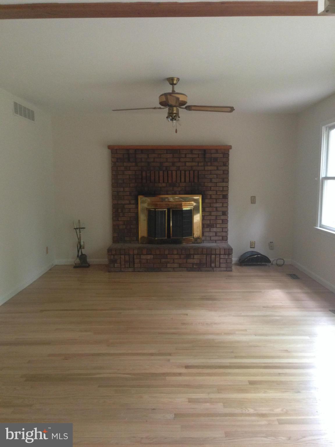 975 Shore Acres Road Arnold, MD 21012 - Photo 7 of 17 Family Room