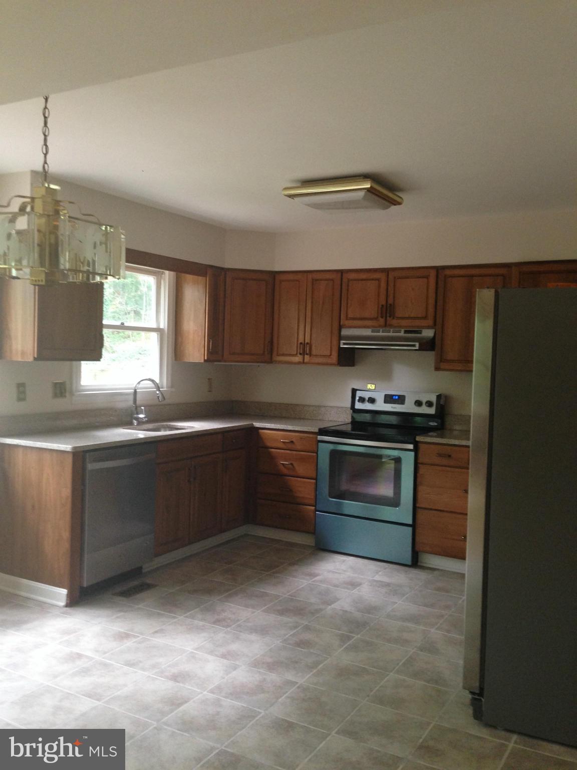 975 Shore Acres Road Arnold, MD 21012 - Photo 10 of 17 Kitchen