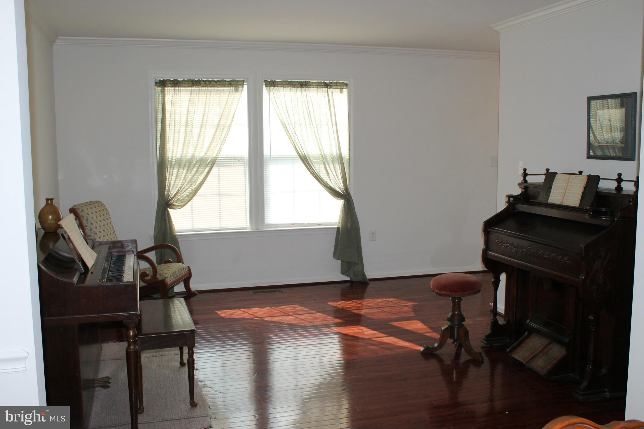 62 Shelby Road Inwood, WV 25428 - Photo 6 of 30 Living Room