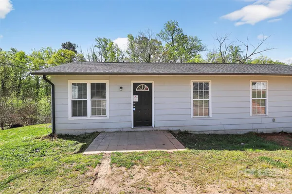 $1,725 | 308 Caroline Avenue, Lowell, NC 28098