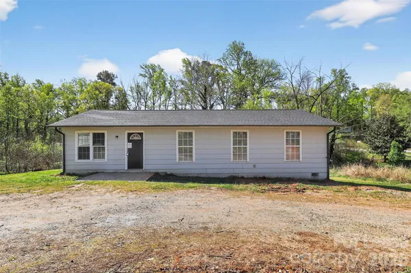 $1,725 | 308 Caroline Avenue, Lowell, NC 28098