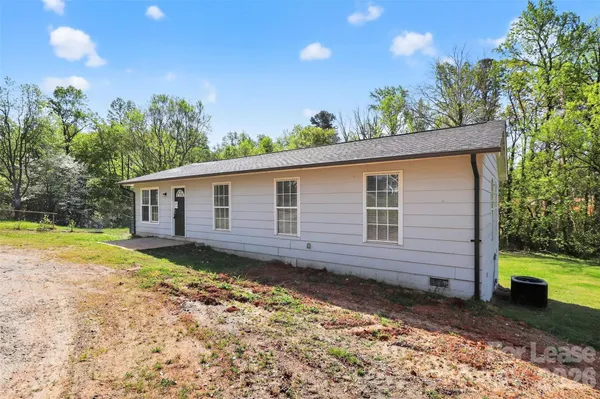 $1,725 | 308 Caroline Avenue, Lowell, NC 28098