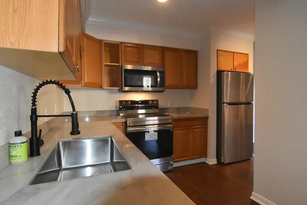 $1,650 | 7714 Renwick Drive, Unit C36, Houston, TX 77081