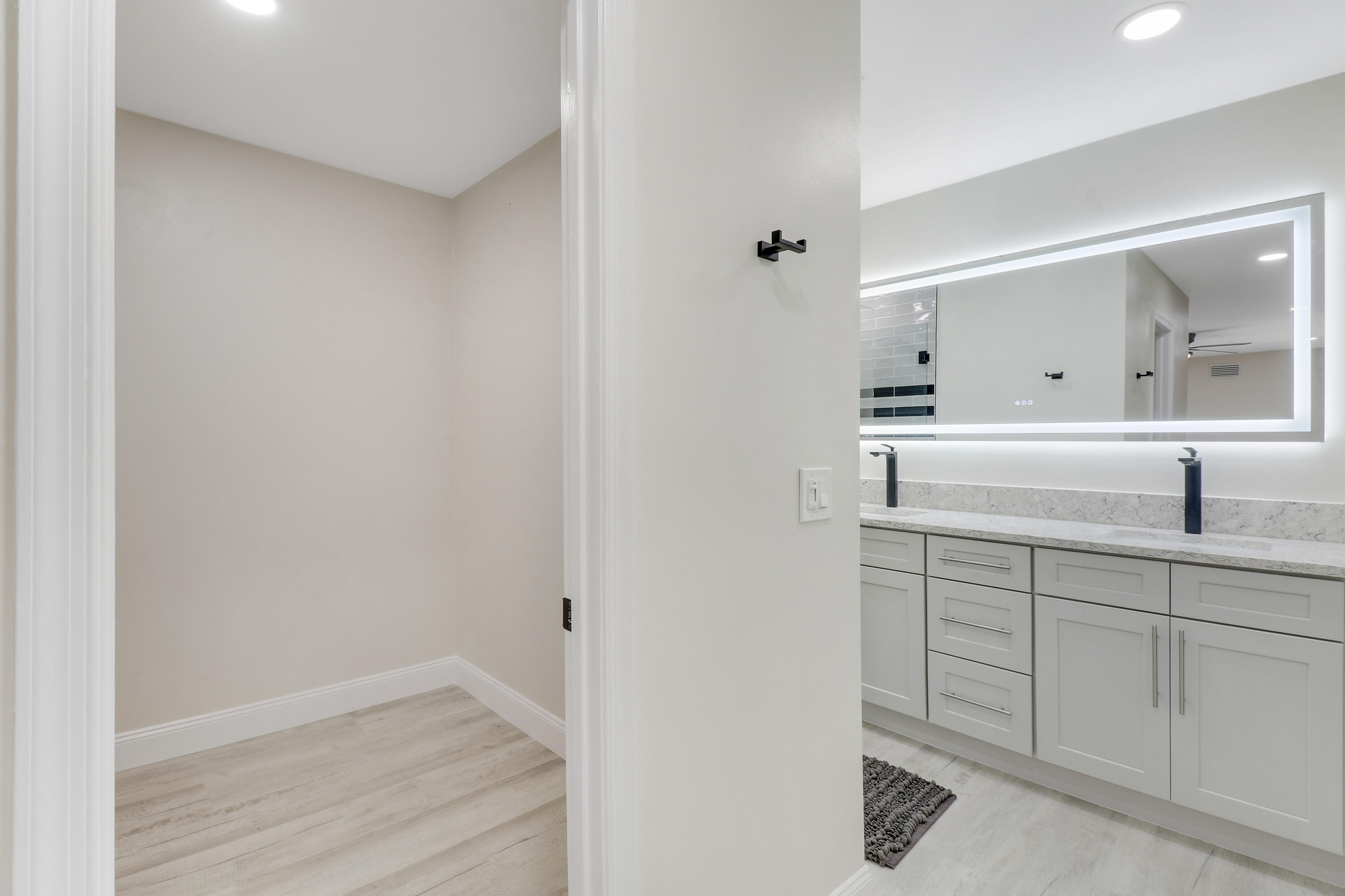 1420 Ocean Way Jupiter, FL 33477 - Photo 13 of 27 House6-22